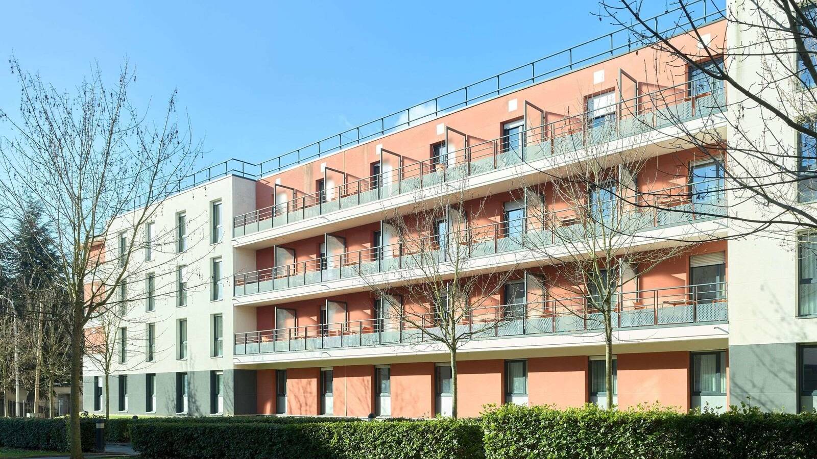 Zenitude Comfort Apart Hôtel - Saint-Cyr-l'École