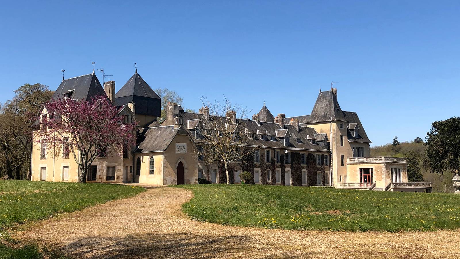 POITIERS-LIGUGÉ : Château de la Mothe