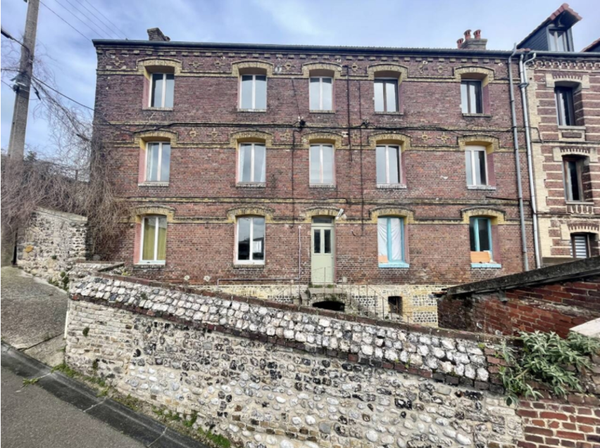COUR DES SOEURS
